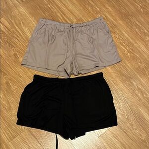 Nicole Miller Black and Tan Pajamas Cozy Sleepwear 2 pair like new large